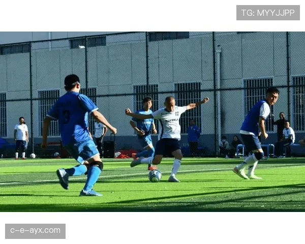 新星闪耀绿茵场：年轻球员强势崛起引领足球未来潮流