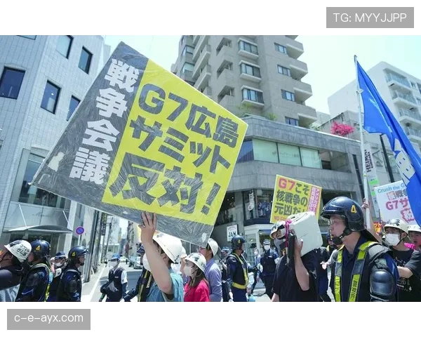 斯托克城球迷集会抗议，要求提升球队表现与管理透明度