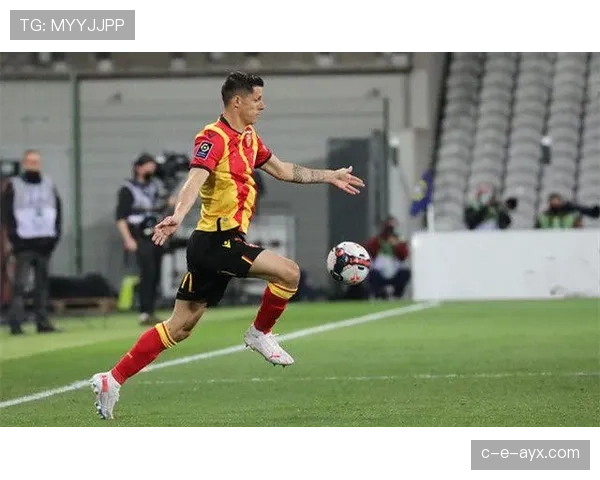 赖斯状态回暖，默契配合助球队表现亮眼