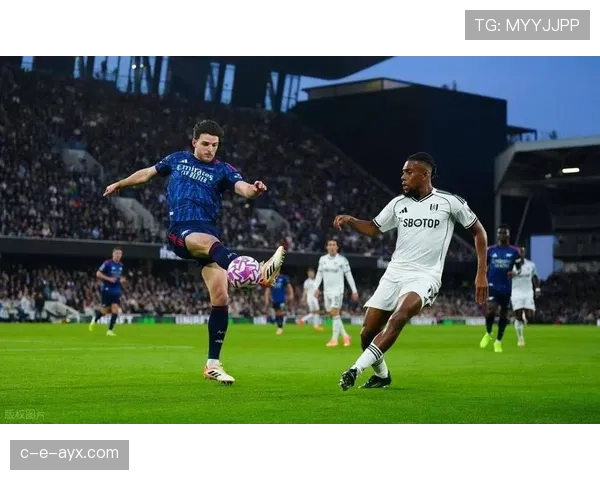 富勒姆边路进攻奏效，团队配合精彩制胜