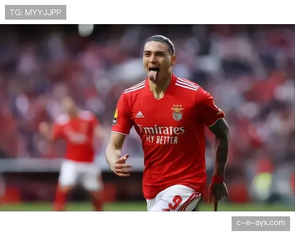 努涅斯与伊萨克：新生代中锋成长路径对比