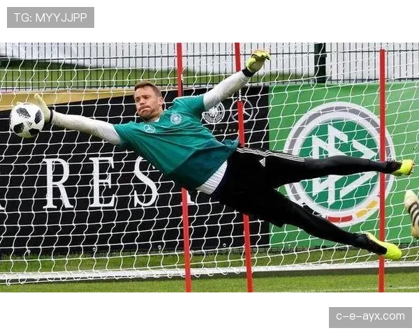 门将犯规的边界在哪？最容易被忽视的判罚细节揭秘