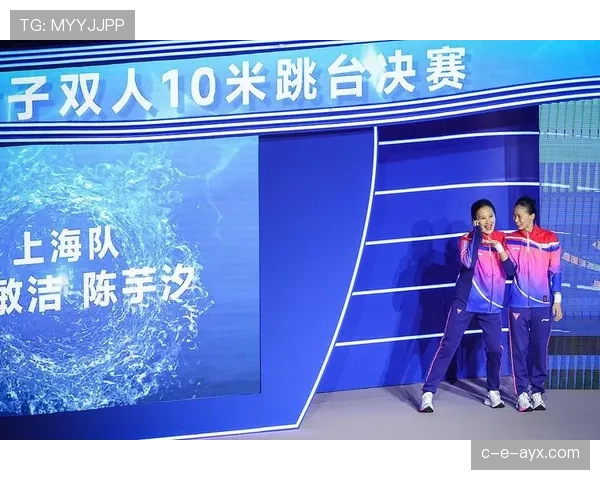 掌敏洁赛前啃冰棍，领奖台口红蹭金牌上了